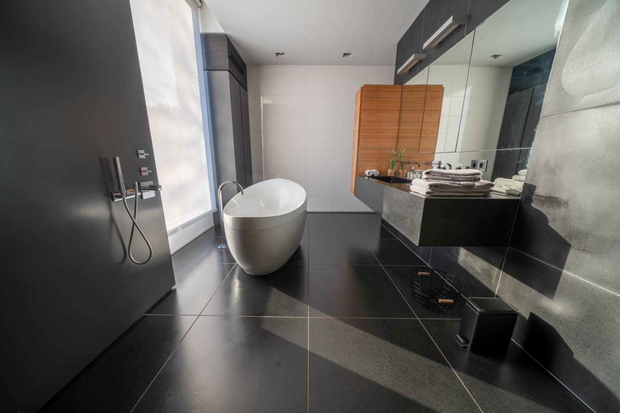 Bed & Wellness Boxtel, Luxe Kamer Met Airco En Eigen Badkamer, Ligbad المظهر الخارجي الصورة